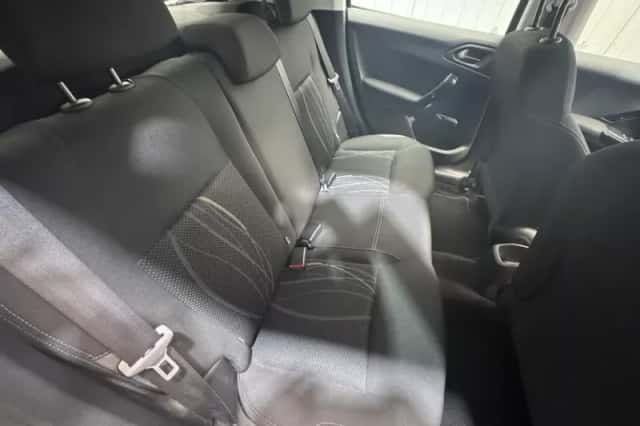 Peugeot 208 (2013) thumbnail 23