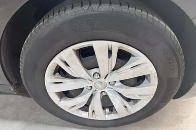Peugeot 208 (2013) thumbnail 25