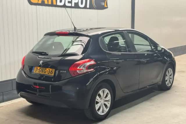 Peugeot 208 (2013) thumbnail 5