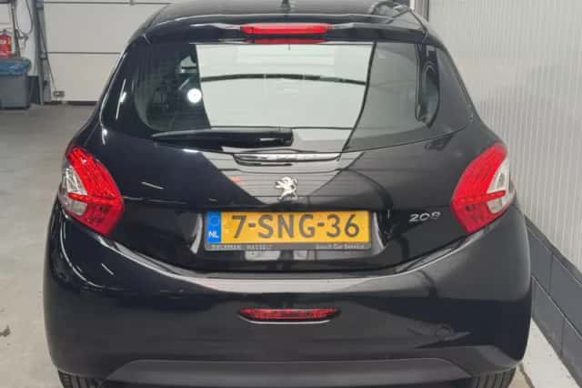 Peugeot 208 (2013) thumbnail 6