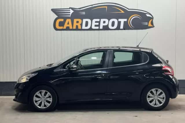 Peugeot 208 (2013) thumbnail 8