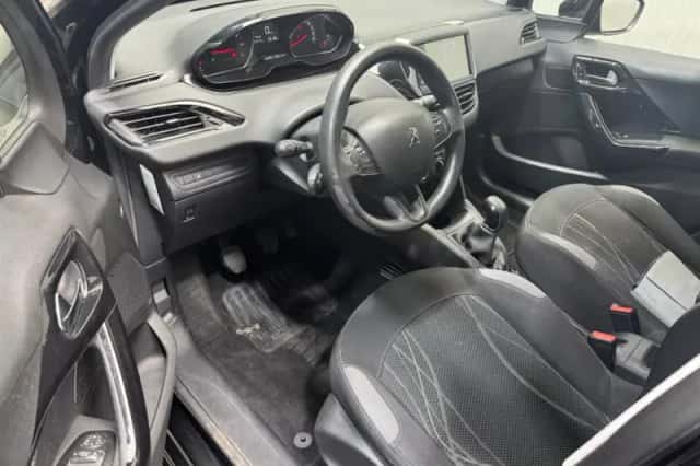 Peugeot 208 (2013) thumbnail 10