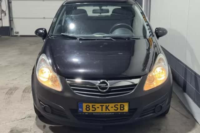 Opel Corsa (2006) thumbnail 2