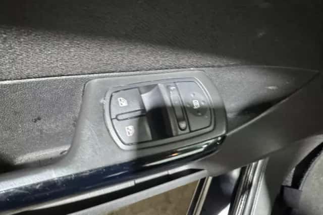 Opel Corsa (2006) thumbnail 22