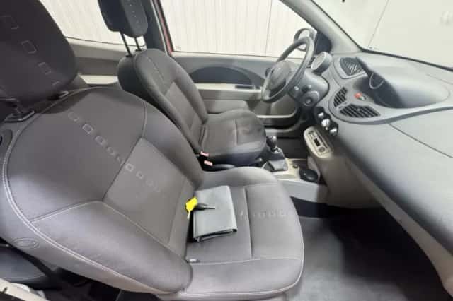 Renault Twingo (2008) thumbnail 21