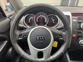 Kia Venga (2012) thumbnail 12