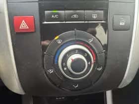 Kia Venga (2012) thumbnail 16