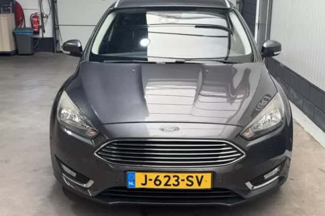 Ford Focus (2015) thumbnail 2