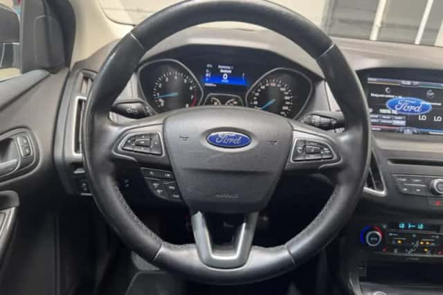 Ford Focus (2015) thumbnail 12