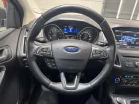 Ford Focus (2015) thumbnail 12