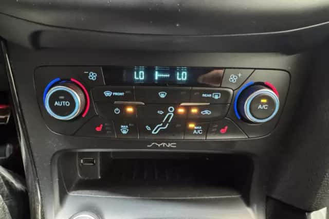 Ford Focus (2015) thumbnail 16