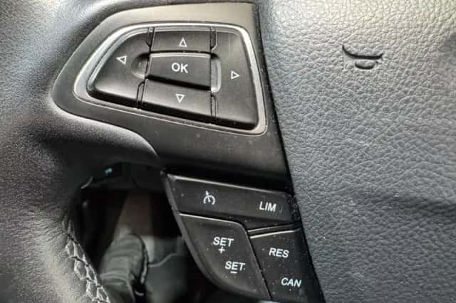 Ford Focus (2015) thumbnail 19