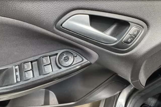 Ford Focus (2015) thumbnail 22