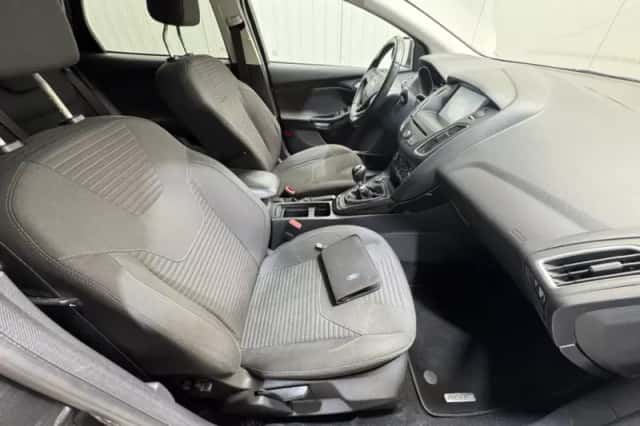Ford Focus (2015) thumbnail 24