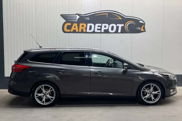 Ford Focus (2015) thumbnail 4