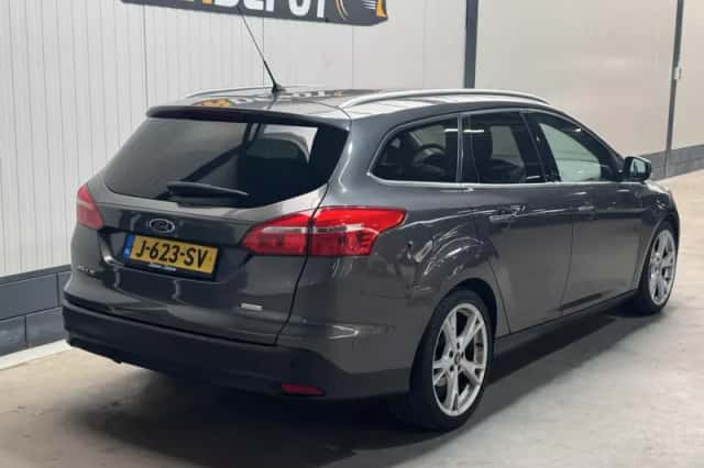 Ford Focus (2015) thumbnail 5