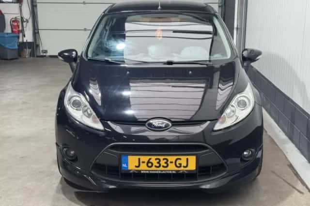 Ford Fiesta (2009) thumbnail 2