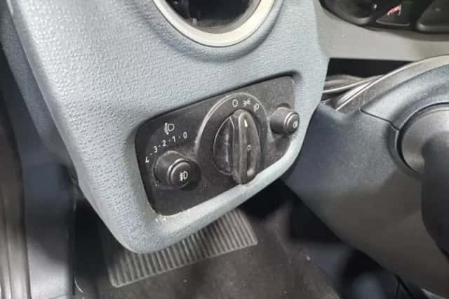 Ford Fiesta (2009) thumbnail 22
