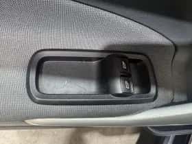 Ford Fiesta (2009) thumbnail 24