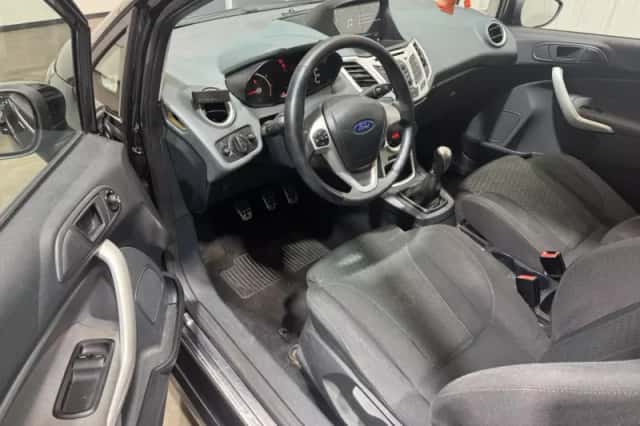 Ford Fiesta (2009) thumbnail 10