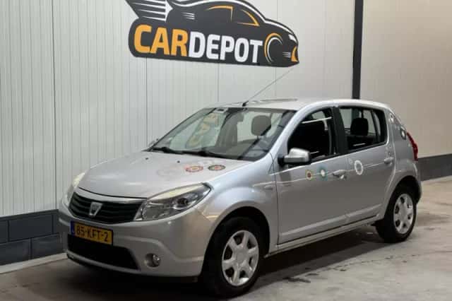 Dacia Sandero (2009) thumbnail 1