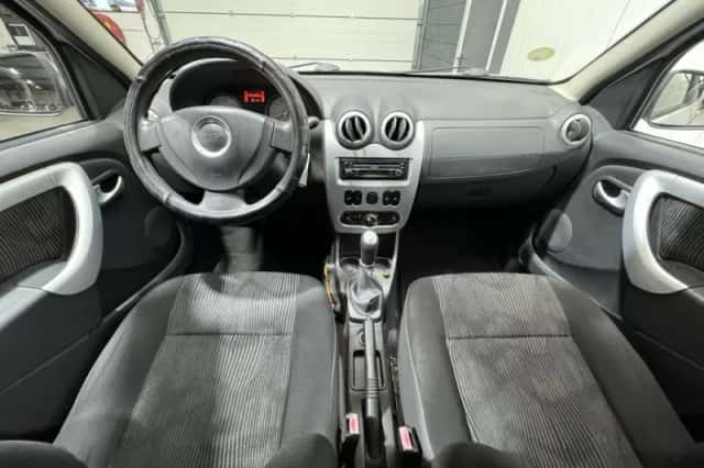 Dacia Sandero (2009) thumbnail 11