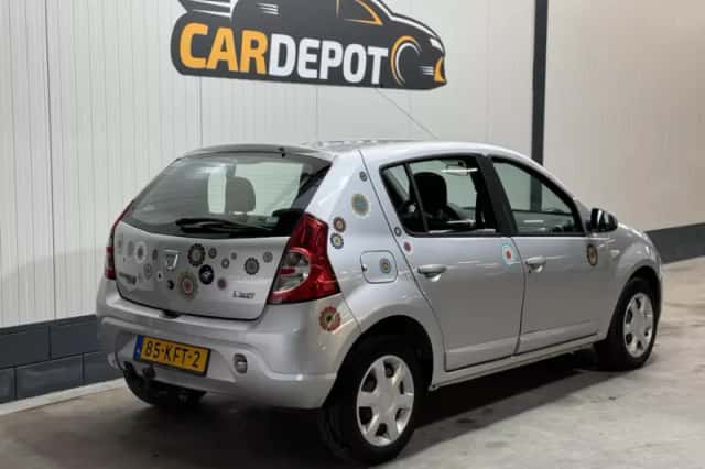 Dacia Sandero (2009) thumbnail 5