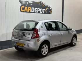 Dacia Sandero (2009) thumbnail 5