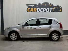 Dacia Sandero (2009) thumbnail 8