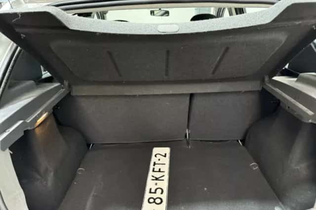 Dacia Sandero (2009) thumbnail 9