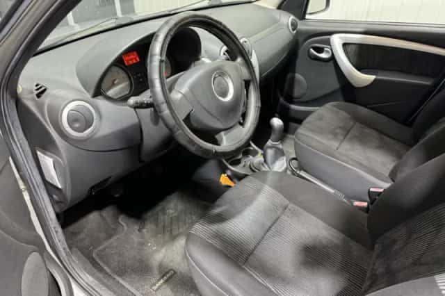 Dacia Sandero (2009) thumbnail 10