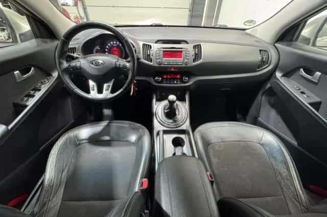 Kia Sportage (2010) thumbnail 11