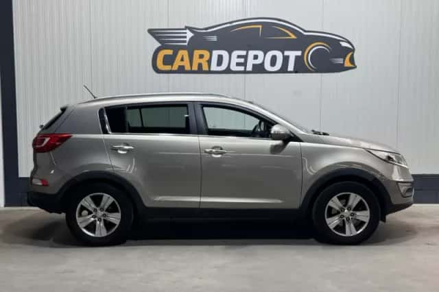 Kia Sportage (2010) thumbnail 4