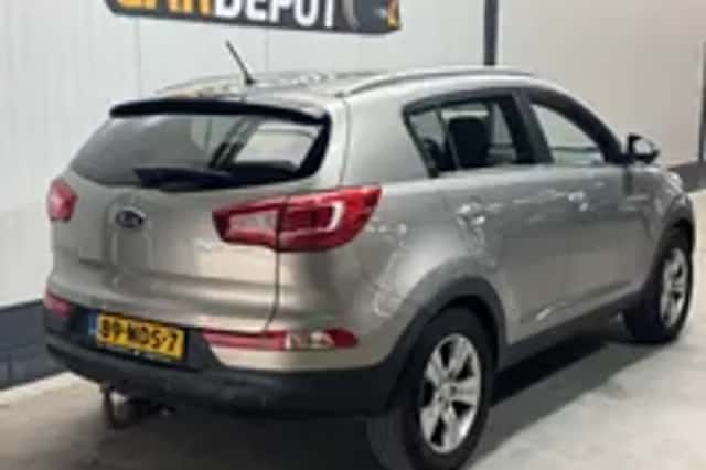 Kia Sportage (2010) thumbnail 33