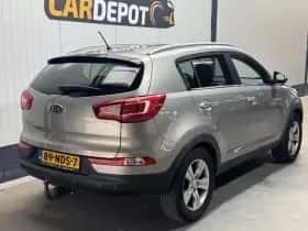 Kia Sportage (2010) thumbnail 5