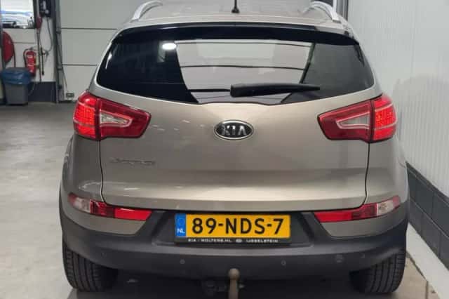 Kia Sportage (2010) thumbnail 6