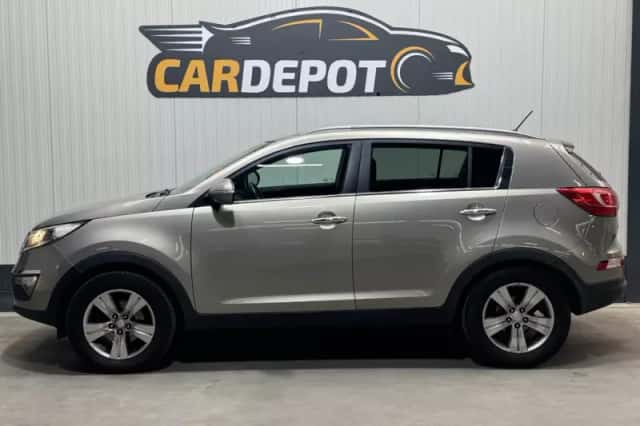 Kia Sportage (2010) thumbnail 8