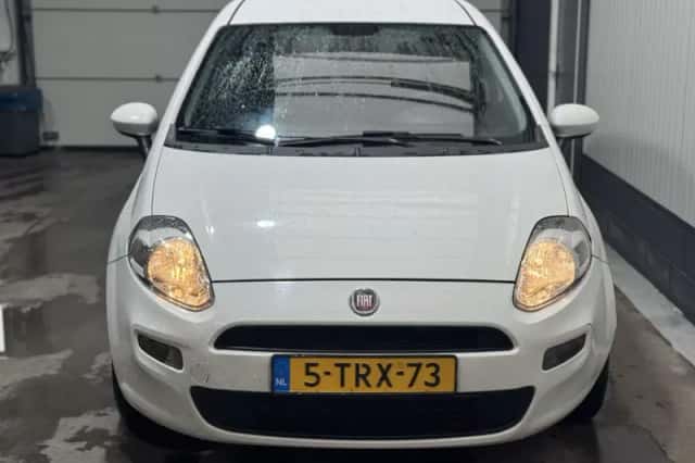 Fiat Punto (2014) thumbnail 2