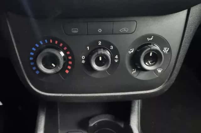 Fiat Punto (2014) thumbnail 19