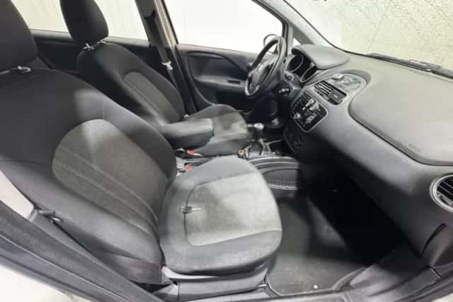 Fiat Punto (2014) thumbnail 24