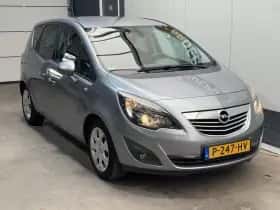 Opel Meriva (2010) thumbnail 3