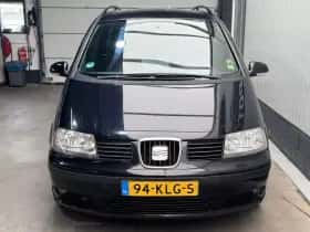 SEAT Alhambra (2010) thumbnail 2