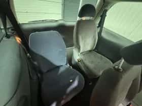 SEAT Alhambra (2010) thumbnail 16
