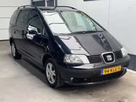 SEAT Alhambra (2010) thumbnail 3