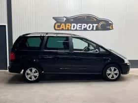 SEAT Alhambra (2010) thumbnail 4