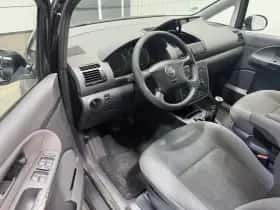 SEAT Alhambra (2010) thumbnail 9