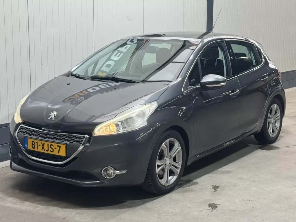 Peugeot 208 (2012) — foto 1