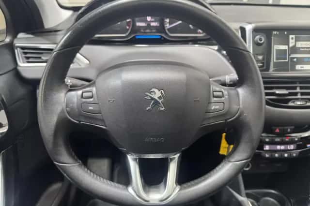 Peugeot 208 (2012) thumbnail 12