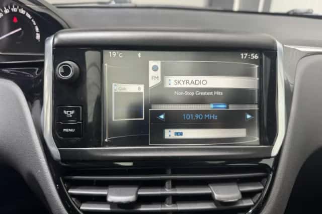Peugeot 208 (2012) thumbnail 18