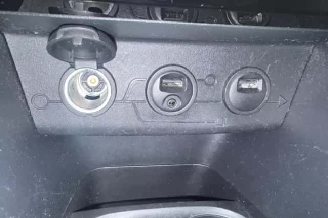 Peugeot 208 (2012) thumbnail 19